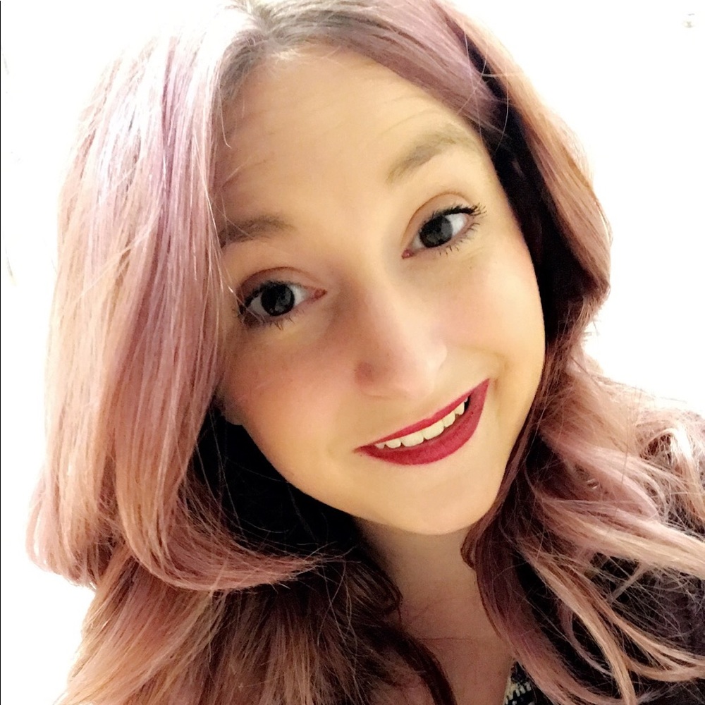 Meet your Posher, Caitlyn